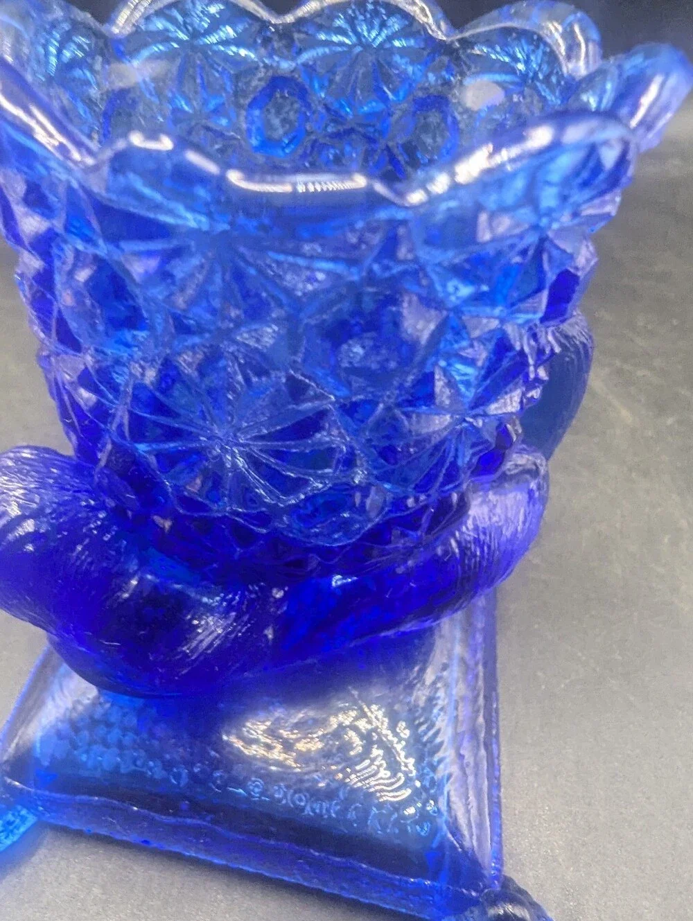 Vtg  Cobalt Blue Richards Hartley Daisy Button Toothpick Holder Otter On Pillow